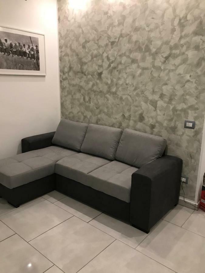 Accogliente Bilocale Apartment มิลาน ภายนอก รูปภาพ