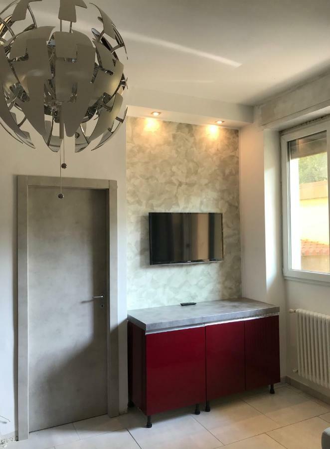Accogliente Bilocale Apartment มิลาน ภายนอก รูปภาพ