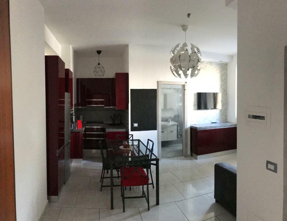 Accogliente Bilocale Apartment มิลาน ภายนอก รูปภาพ
