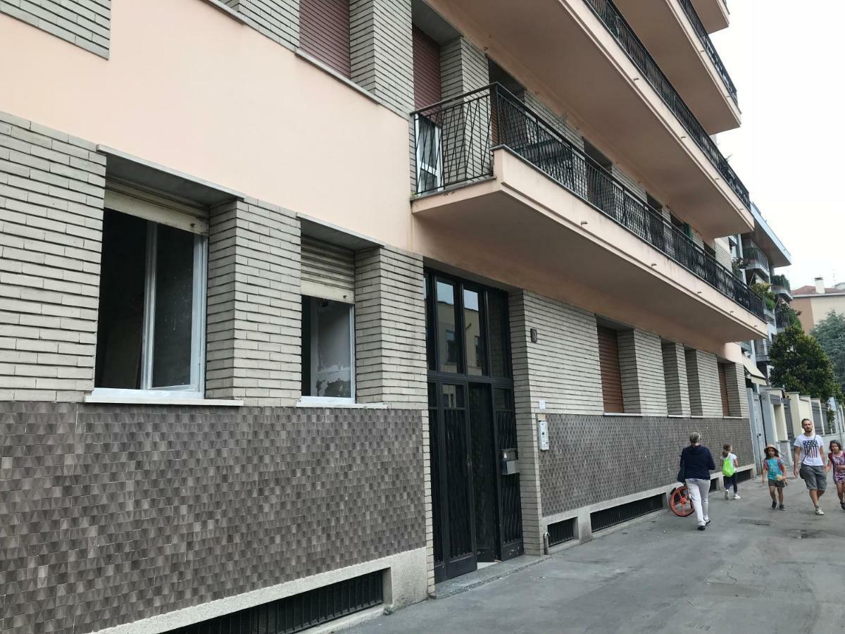 Accogliente Bilocale Apartment มิลาน ภายนอก รูปภาพ