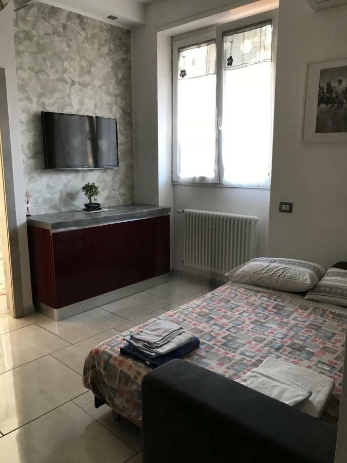 Accogliente Bilocale Apartment มิลาน ภายนอก รูปภาพ